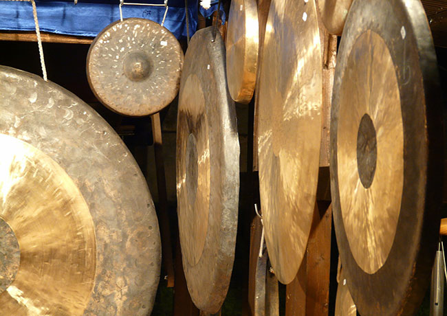 Gongs and cymbals